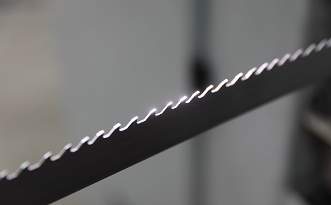 石嘴山双金属带锯条产生切削噪音的原因具体有哪些？